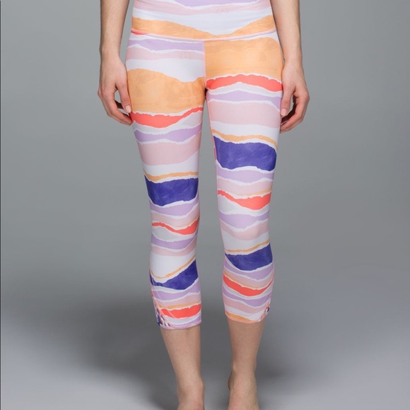 Lululemon True Self Crop leggings 4 - Picture 2 of 10